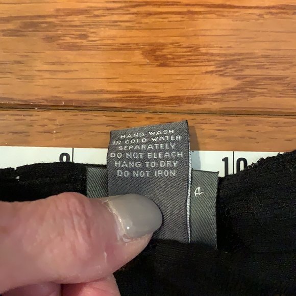 Black large Scale Lace, Top Layer, Elastic waisted peplum jewel buttons - Picture 6 of 7